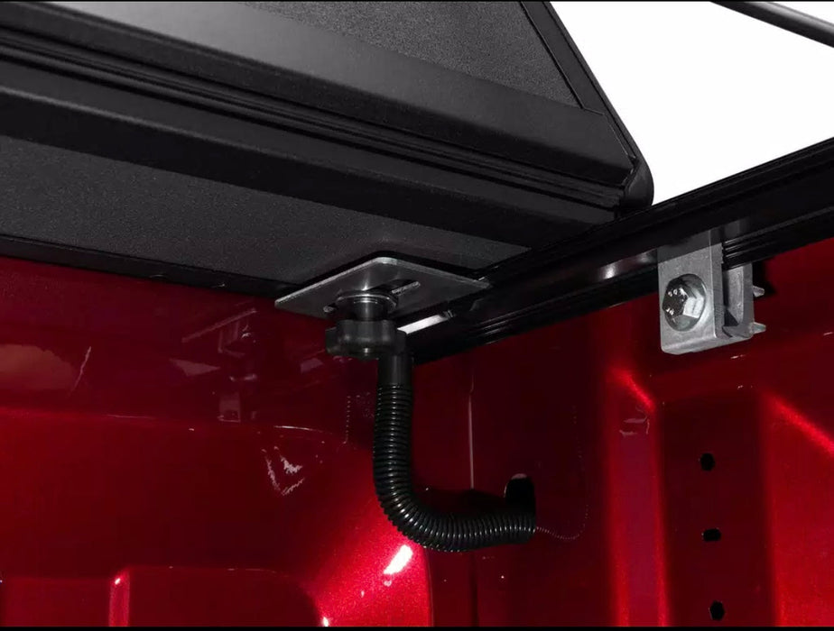 Bakflip MX4 Bed cover | 2004-2013 Chevy Silverado 1500 5'8ft bed