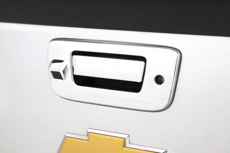 AVS 07-12 Chevy Silverado 1500 Crew Cab (w/Camera & Keyhole) Tailgate Handle Cover 2pc - Chrome